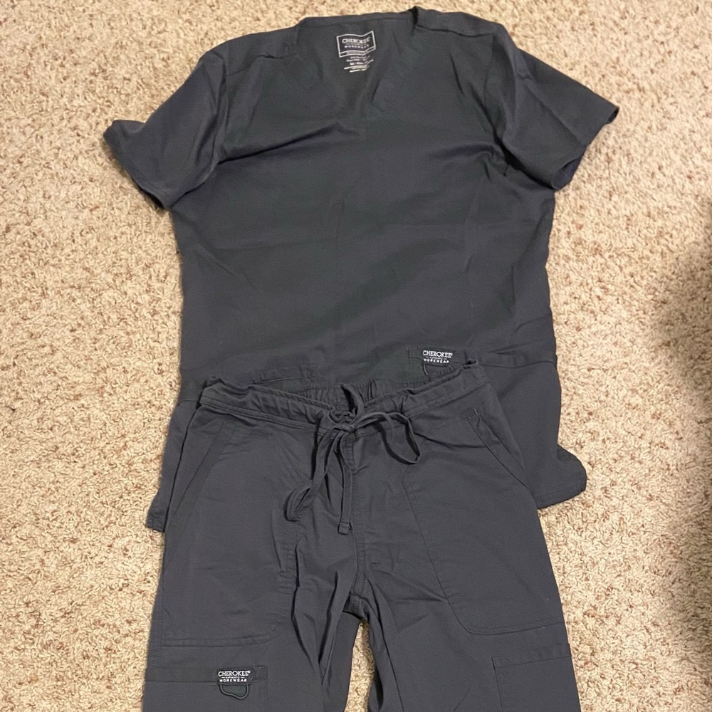 Cherokee Scrub Set. Top and Bottom XS